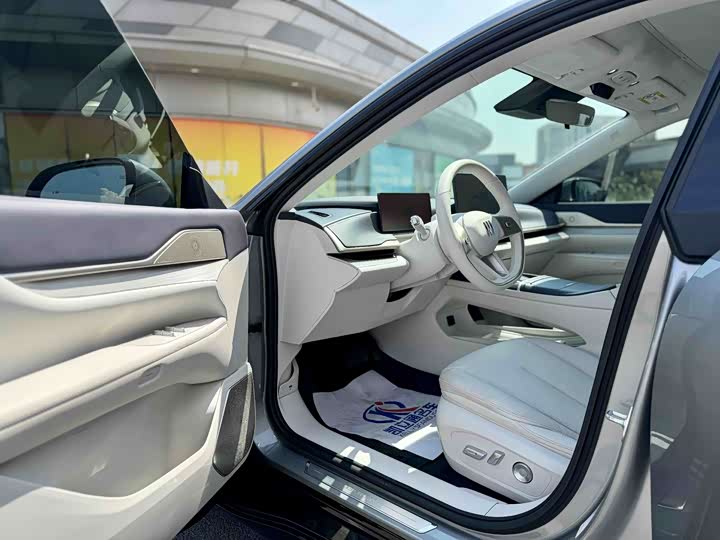Buick Electra L7, 2025 — фото 6 из 9