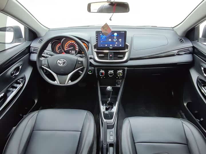 Toyota Yaris L Hatchback, 2022 — фото 8 из 9