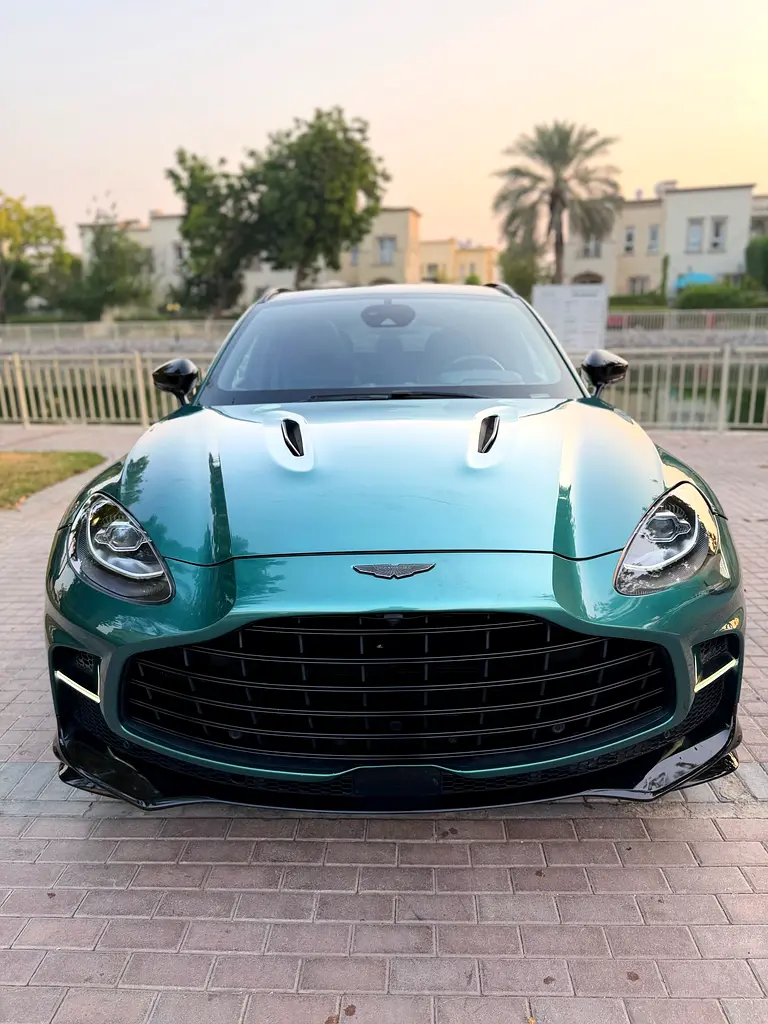 Aston Martin DBX, 2024 — фото 4 из 10