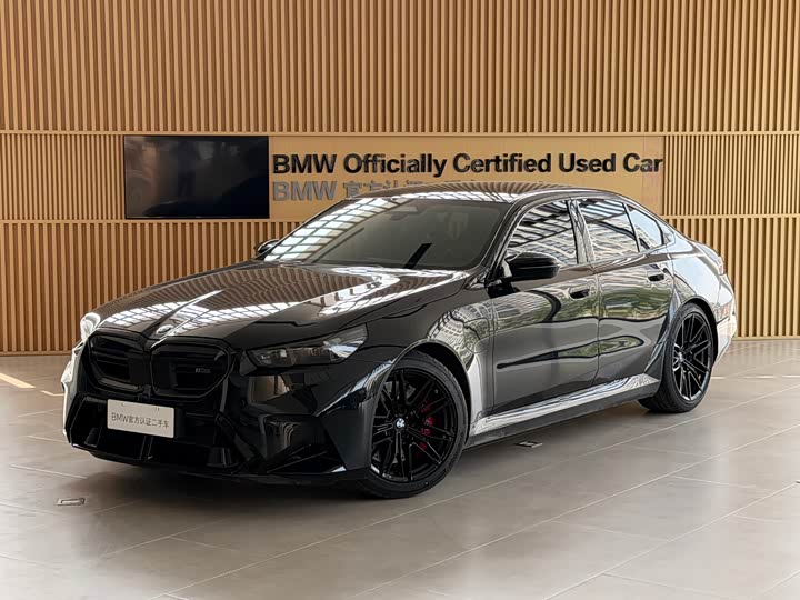 BMW M5 Hybrid, 2025 — фото 2 из 9