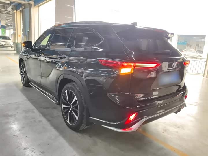 Toyota Crown Kluger, 2022 — фото 5 из 9