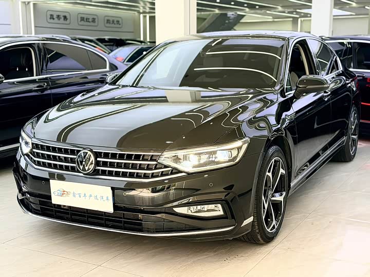 Volkswagen Magotan, 2025 — купить в Санкт-Петербурге под ключ