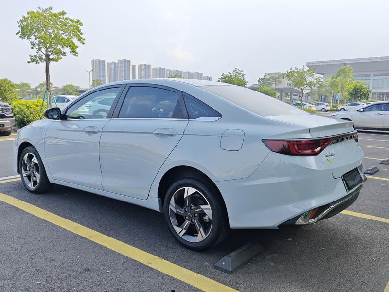 Geely Emgrand L Hi·P Hybrid, 2023 — фото 5 из 12