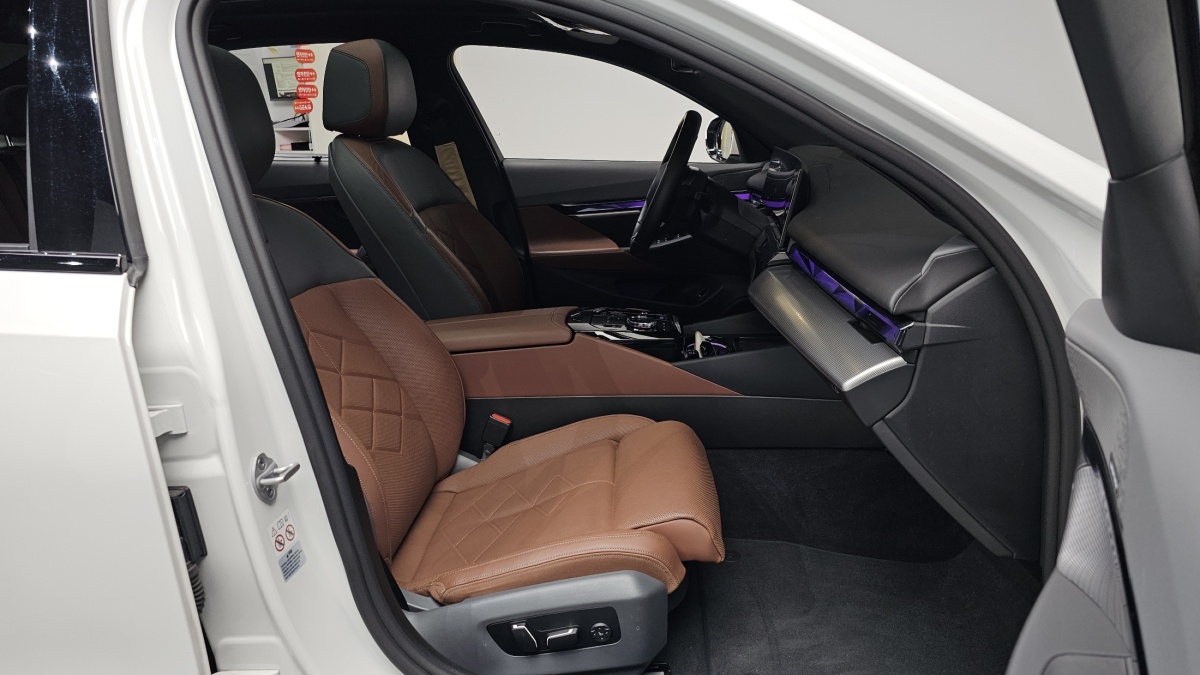 BMW i5, 2023 — фото 11 из 12