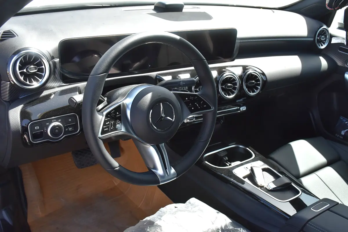 Mercedes-Benz A-Class, 2024 — фото 8 из 10