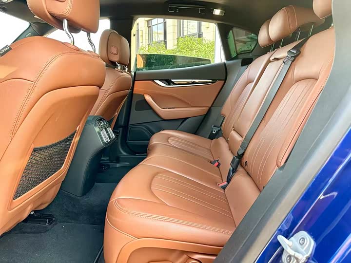 Maserati Levante, 2021 — фото 7 из 9