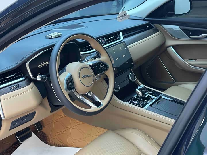 Jaguar XF L, 2025 — фото 6 из 9