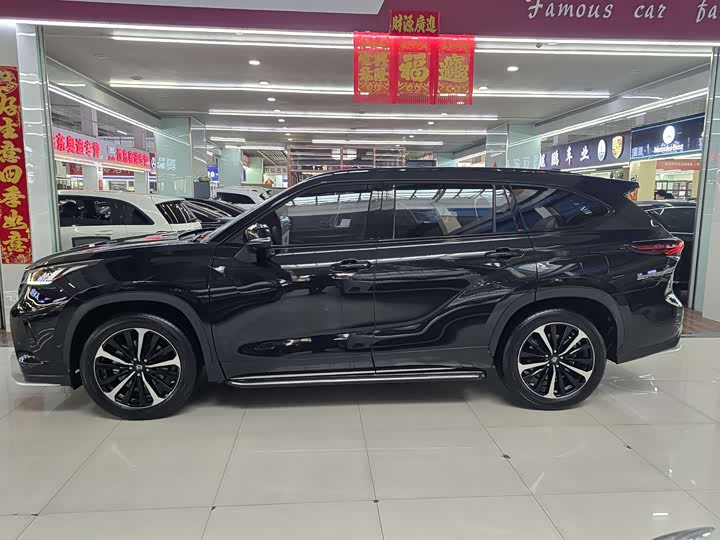 Toyota Crown Kluger, 2023 — фото 4 из 9