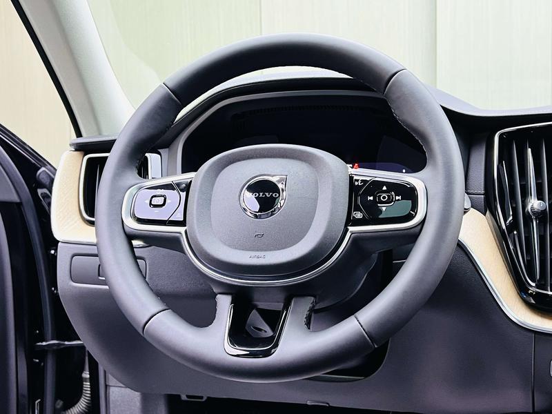 Volvo XC60, 2026 — фото 9 из 12