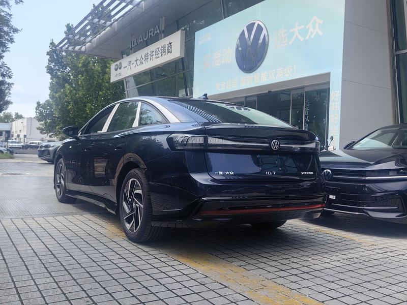 Volkswagen ID.7 Vizzion, 2025 — фото 3 из 12