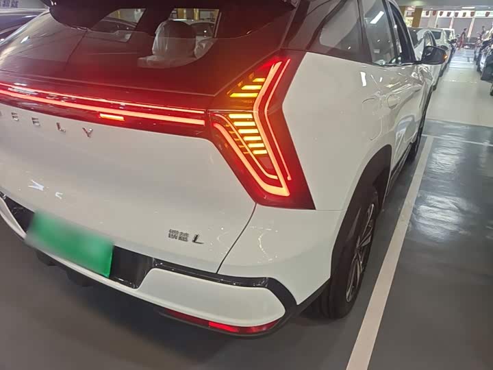 Geely Atlas L, 2025 — фото 8 из 9