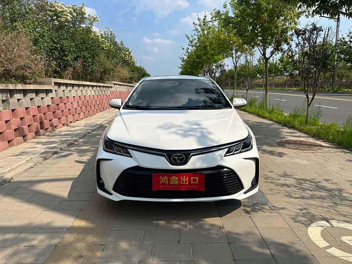 Toyota Corolla, 2023 — фото 2 из 9