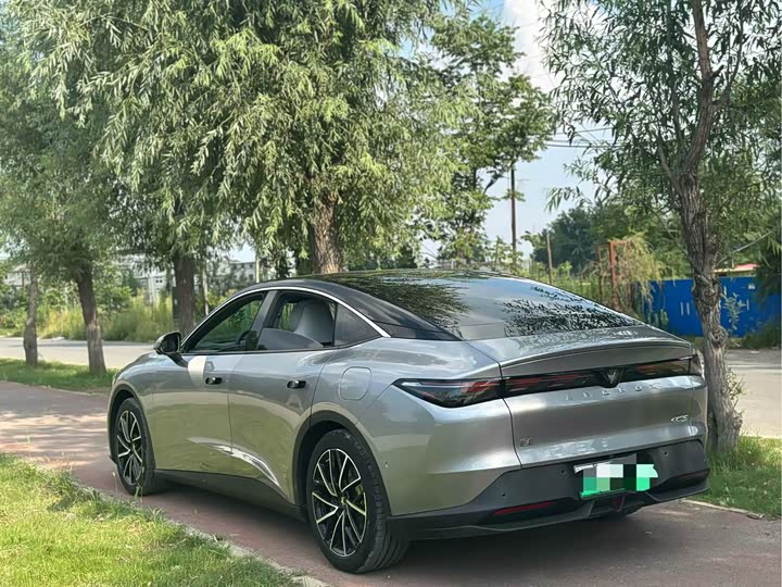 BAIC Arcfox Alpha S5, 2024 — фото 7 из 9