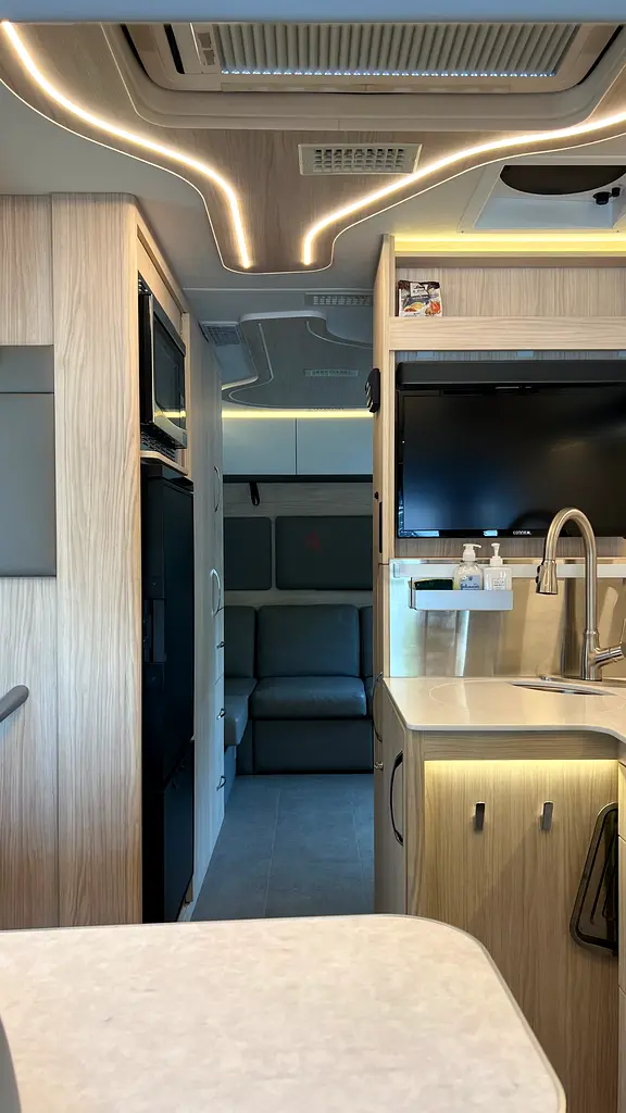 Mercedes-Benz Sprinter, 2024 — фото 8 из 10
