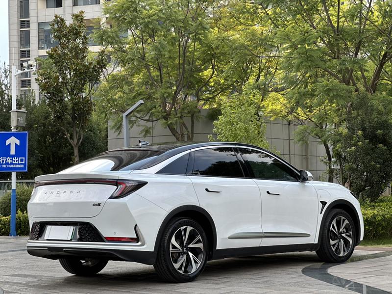 BAIC Arcfox Alpha S, 2022 — фото 6 из 12