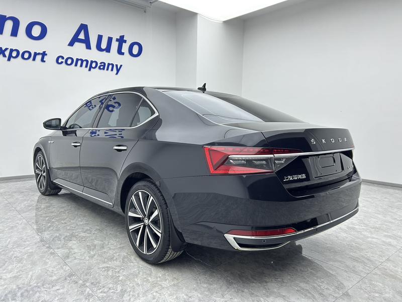 Skoda Superb, 2022 — фото 3 из 8