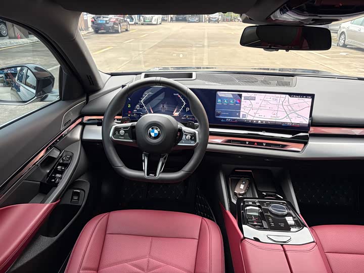 BMW 5 Series, 2025 — фото 5 из 9