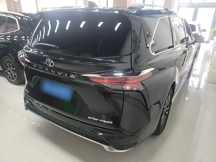 Toyota Granvia, 2023 — фото 7 из 9