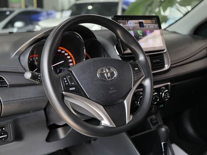 Toyota Yaris L Hatchback, 2023 — фото 7 из 9