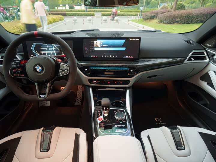 BMW M4, 2025 — фото 8 из 9