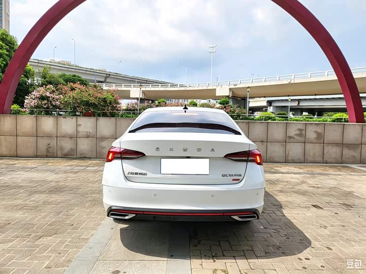Skoda Octavia Pro, 2023 — фото 6 из 9