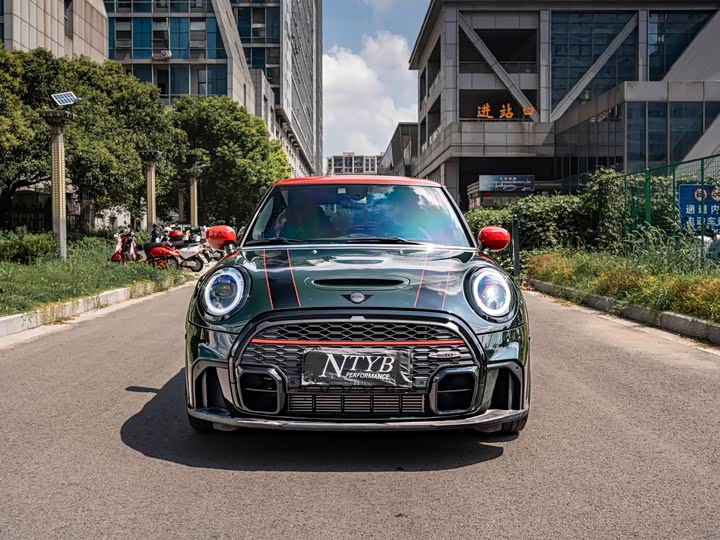 Mini Mini JCW, 2021 — фото 2 из 9