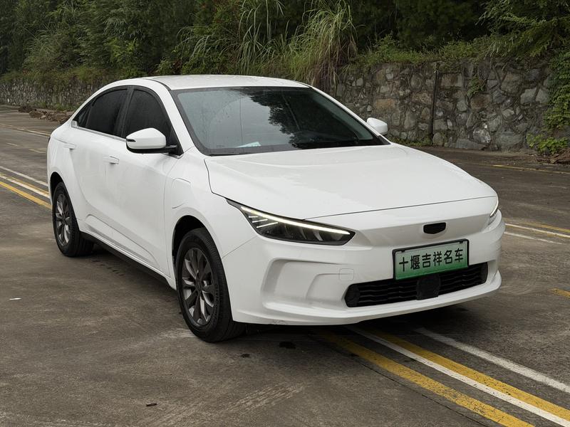 Geely Geometry A, 2023 — фото 3 из 11
