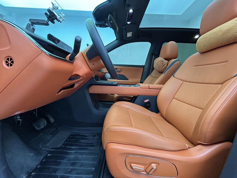 Toyota bZ3X, 2025 — фото 10 из 12