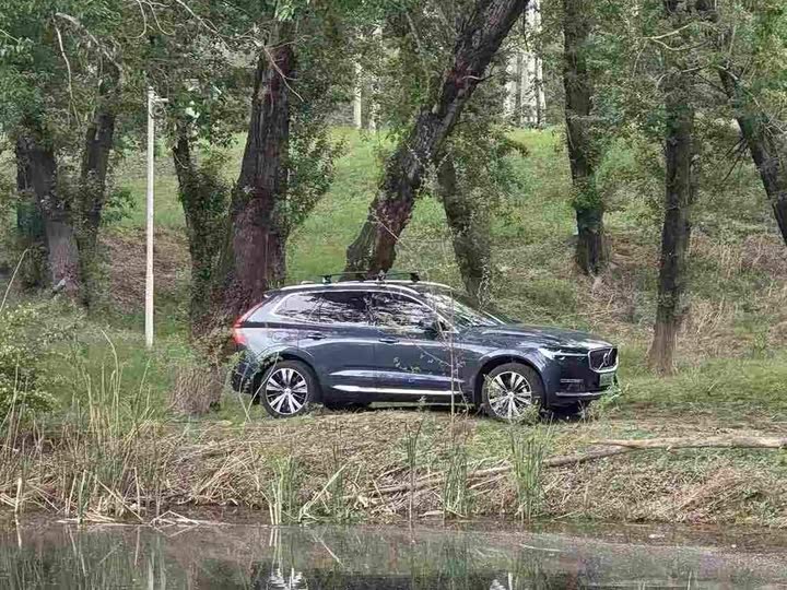 Volvo XC60 Hybrid, 2023 — фото 3 из 9