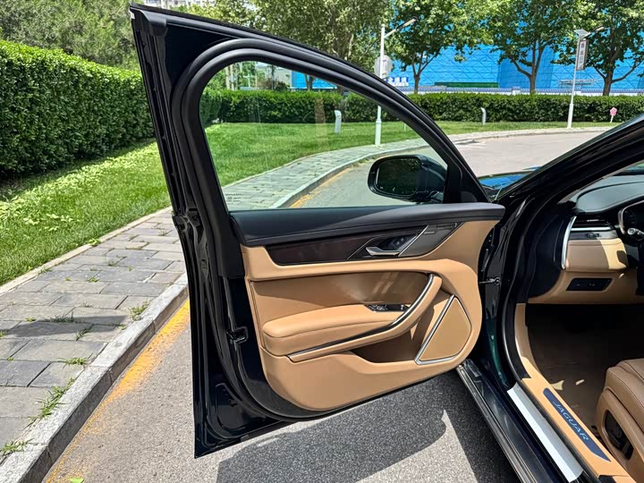 Jaguar XF L, 2025 — фото 7 из 9