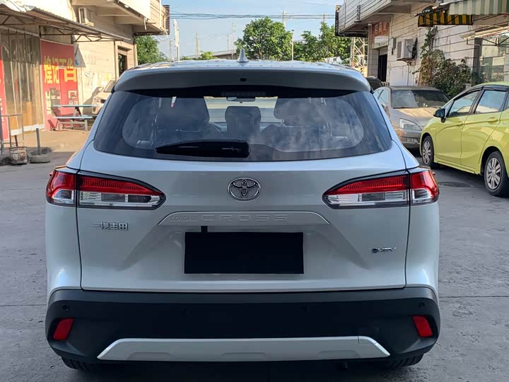 Toyota Corolla Cross, 2024 — фото 8 из 12