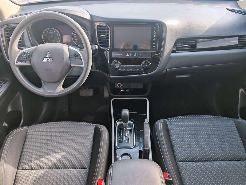 Mitsubishi Outlander, 2023 — фото 10 из 12