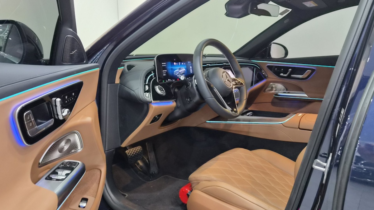 Mercedes-Benz E-Class, 2025 — фото 9 из 12