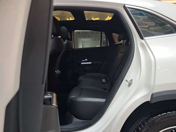 Mercedes-Benz GLA-Class, 2023 — фото 8 из 9