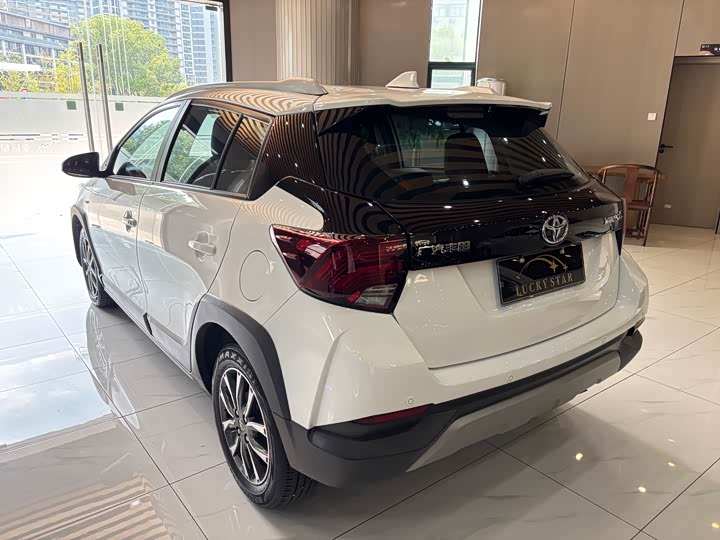 Toyota Yaris L Hatchback, 2022 — фото 3 из 9