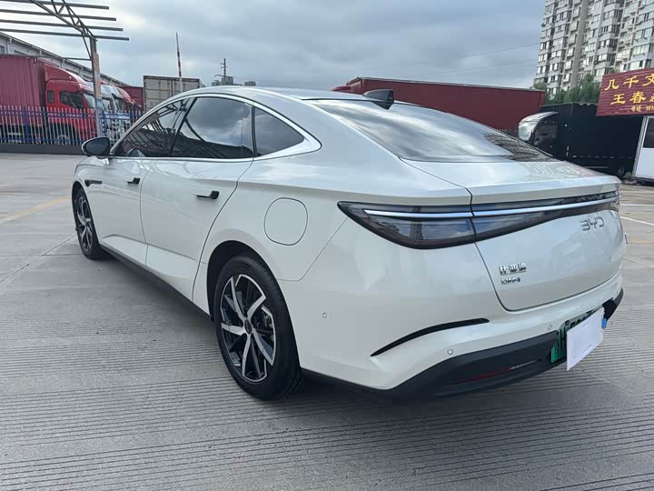 BYD Seal 07 DM-i Hybrid, 2025 — фото 4 из 9