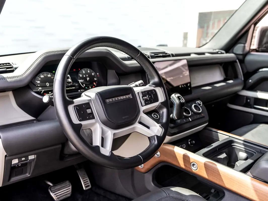 Land Rover Defender, 2023 — фото 7 из 10