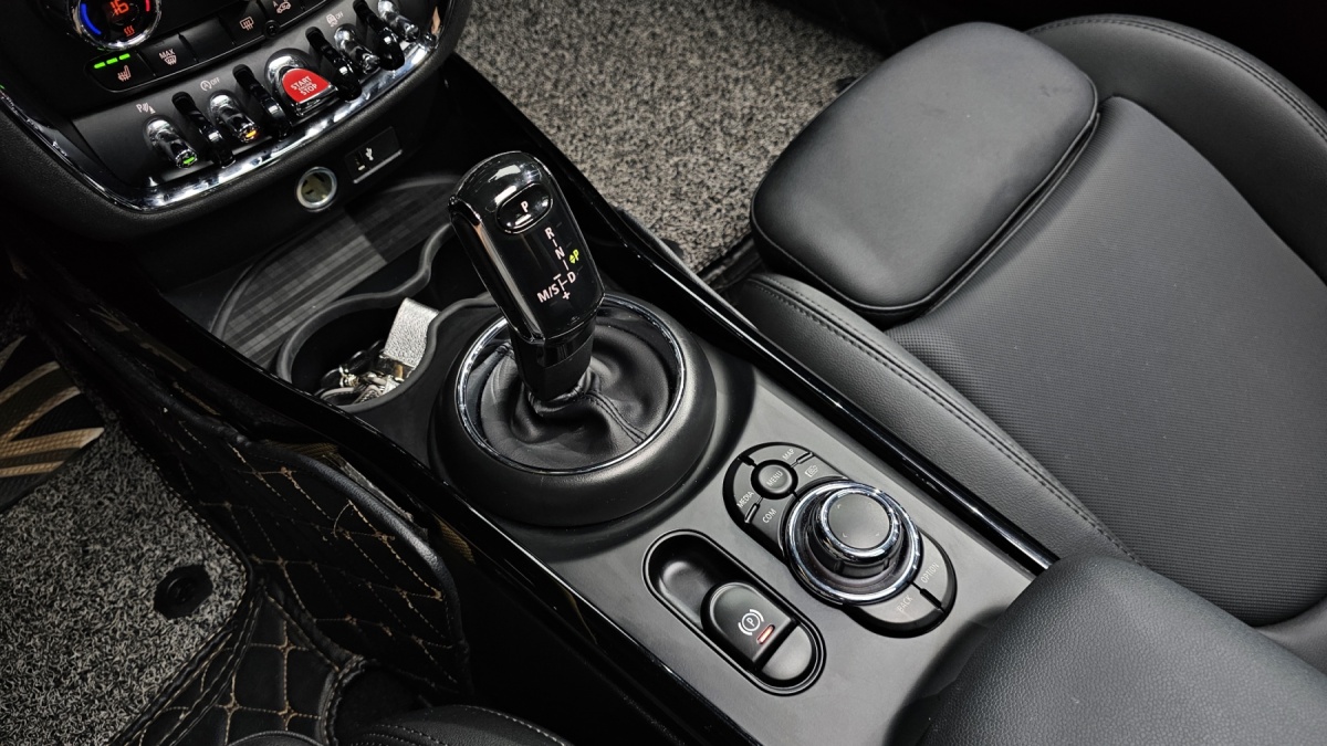 Mini Clubman, 2022 — фото 8 из 12