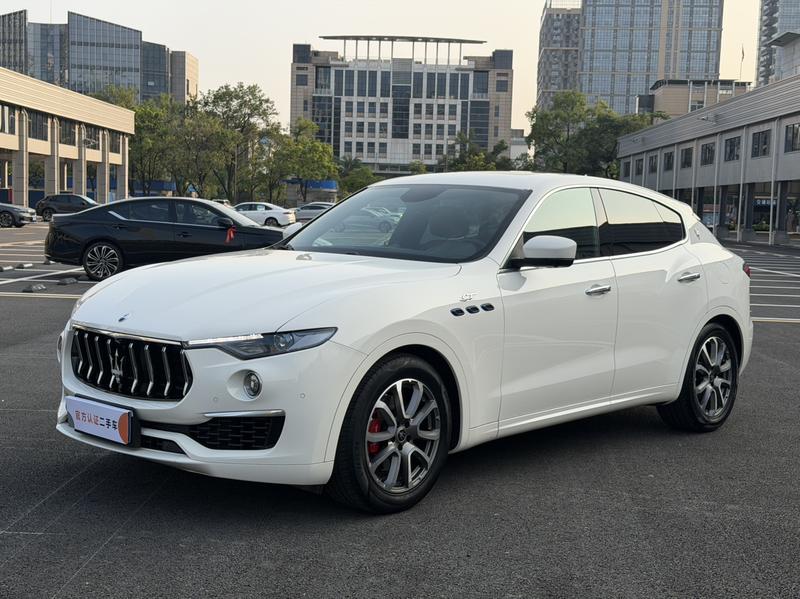 Maserati Levante, 2022 — купить в Ульяновске под ключ