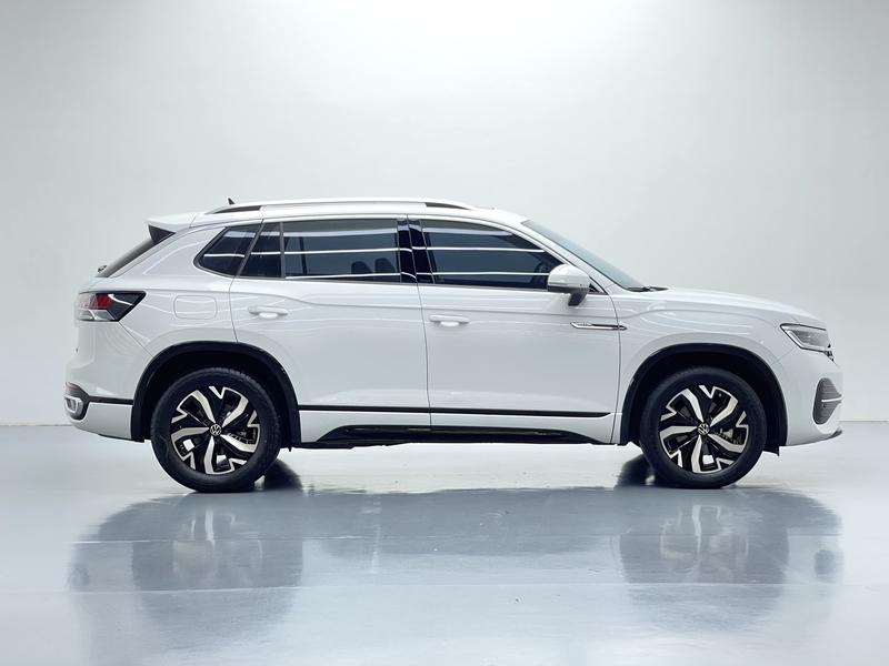 Volkswagen Tayron GTE Hybrid, 2023 — фото 8 из 12