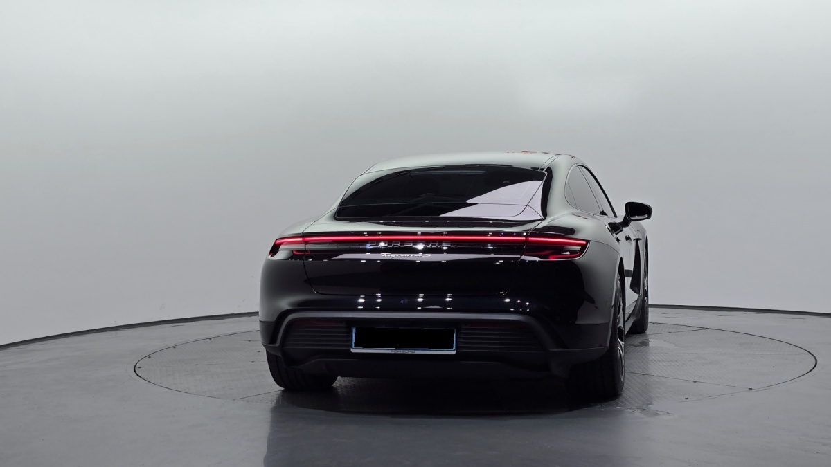 Porsche Taycan, 2025 — фото 4 из 12
