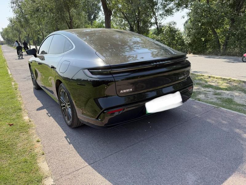 Geely Galaxy Starshine 8 EM-i, 2025 — фото 4 из 10