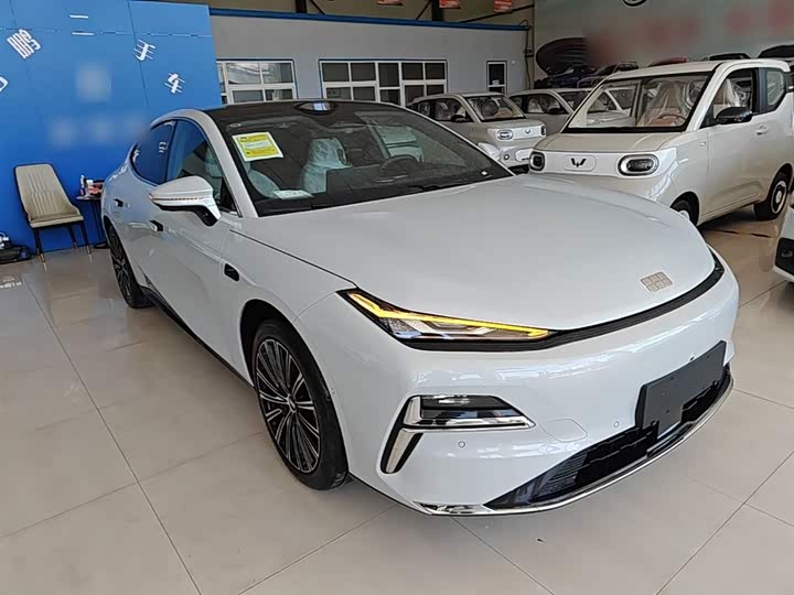 Geely Galaxy Starshine 8 EM-i, 2026 — фото 4 из 9