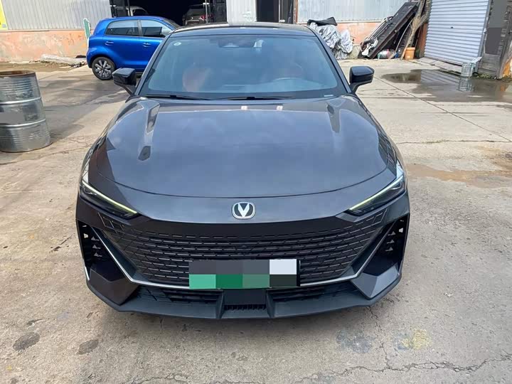 Changan UNI-V Hybrid, 2022 — фото 2 из 9