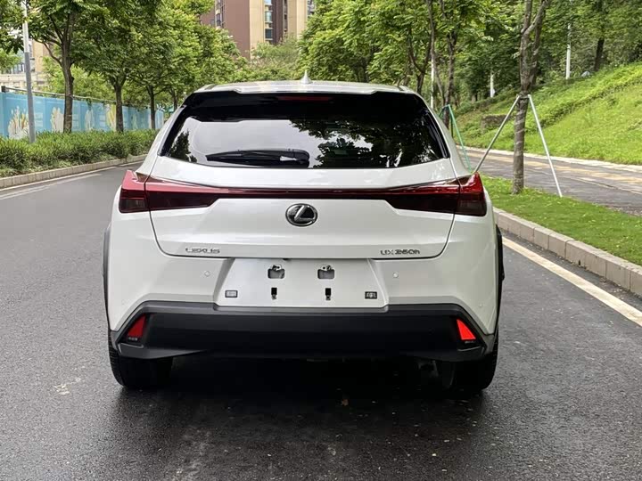 Lexus UX, 2023 — фото 4 из 9
