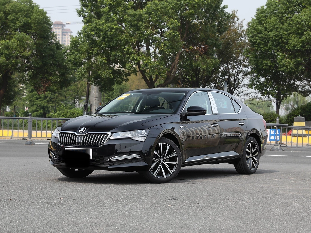 Skoda Superb, 2025