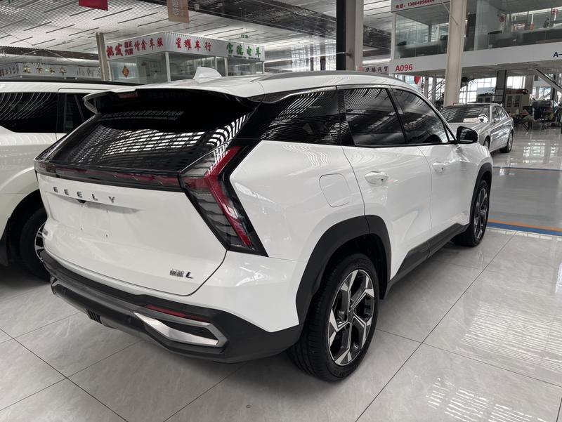 Geely Atlas L, 2023 — фото 6 из 11