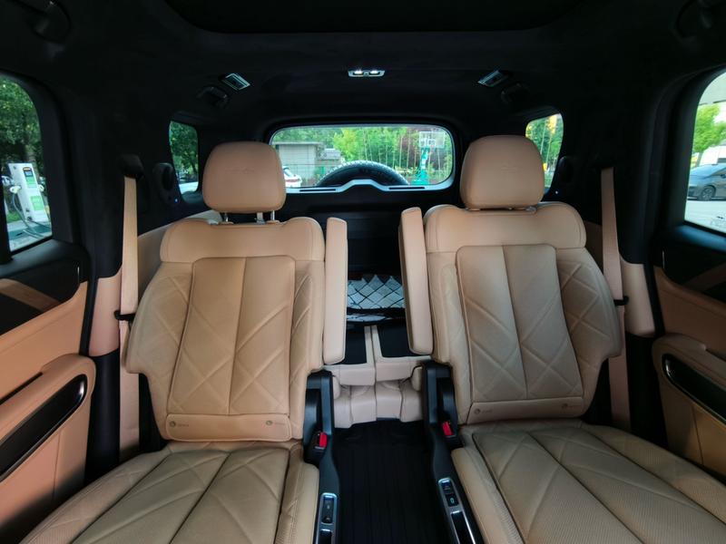 BYD FangChengBao Leopard 8, 2025 — фото 9 из 10