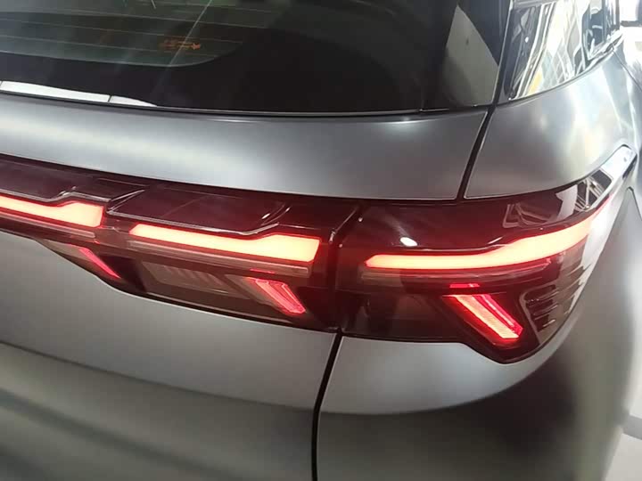 BAIC Arcfox Alpha T5, 2024 — фото 8 из 9