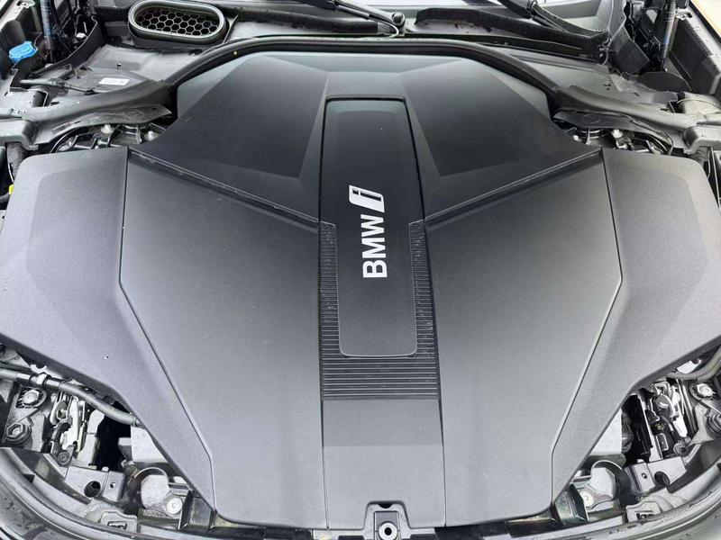 BMW i7, 2023 — фото 6 из 12